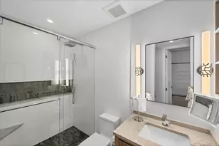 435 L Ambiance Dr, Longboat Key, FL 34228 - Photo 56