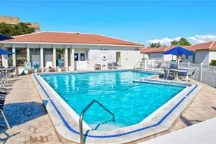 185 Vista Hermosa Cir, Sarasota, FL 34242 - Photo 18