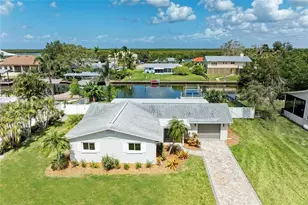 4412 Dolphin Ln, Palmetto, FL 34221 - Photo 2