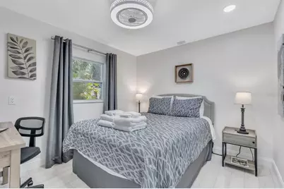 1317 13th Street #B, Sarasota, FL 34236 - Photo 2