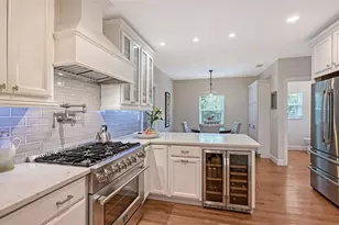 1685 6th St, Sarasota, FL 34236 - Photo 8