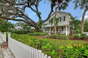 1685 6th St, Sarasota, FL 34236 - Photo 2