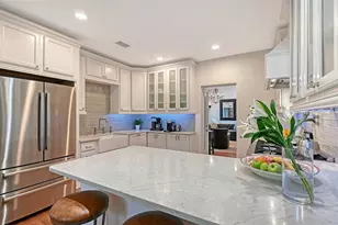 1685 6th St, Sarasota, FL 34236 - Photo 6