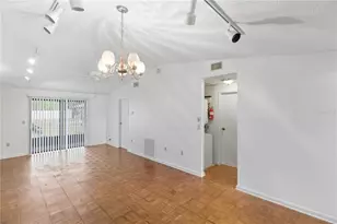 5908 36th Ave Cir W, Bradenton, FL 34209 - Photo 8