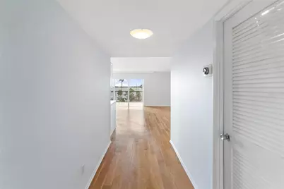 435 S Gulfstream Avenue #403, Sarasota, FL 34236 - Photo 4