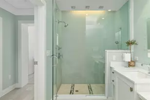 915 Seaside Dr, Sarasota, FL 34242 - Photo 32