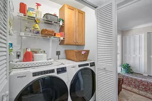 3890 Wilshire Cir, Sarasota, FL 34238 - Photo 32