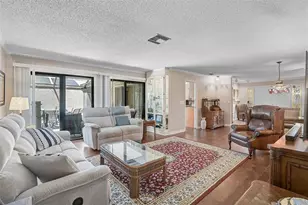 3890 Wilshire Cir, Sarasota, FL 34238 - Photo 12