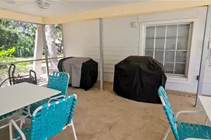 4297 Oakhurst Cir E, Sarasota, FL 34233 - Photo 22