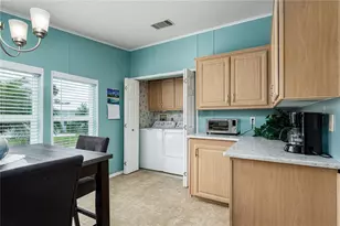 8523 Countess Ave Cir, Palmetto, FL 34221 - Photo 4