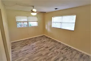 1935 Edgewater Dr, Sarasota, FL 34234 - Photo 14