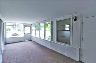 1935 Edgewater Dr, Sarasota, FL 34234 - Photo 16