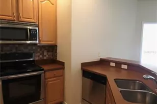 3729 Parkridge Cir, Sarasota, FL 34243 - Photo 2