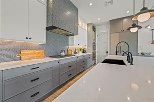 401 77th St, Holmes Beach, FL 34217 - Photo 12