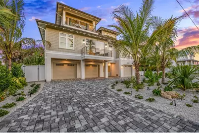 401 77th Street, Holmes Beach, FL 34217 - Photo 1