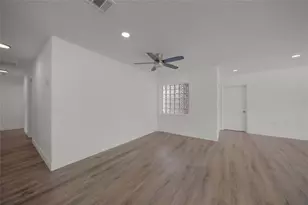 2949 Bougainvillea St, Sarasota, FL 34239 - Photo 16