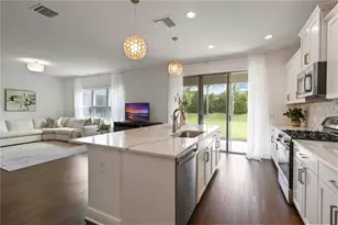 10109 Canaveral Cir, Sarasota, FL 34241 - Photo 16