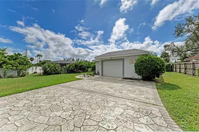 136 Bayview Drive, Nokomis, FL 34275 - Photo 16