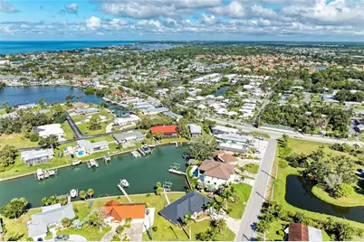 136 Bayview Drive, Nokomis, FL 34275 - Photo 4