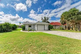 136 Bayview Dr, Nokomis, FL 34275 - Photo 14