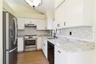 3509 65th Ave Cir E, Sarasota, FL 34243 - Photo 14