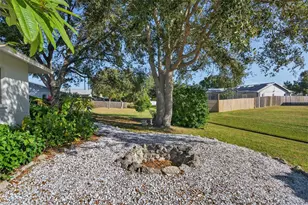 2553 W Scarlet Oak Ct, Sarasota, FL 34232 - Photo 56