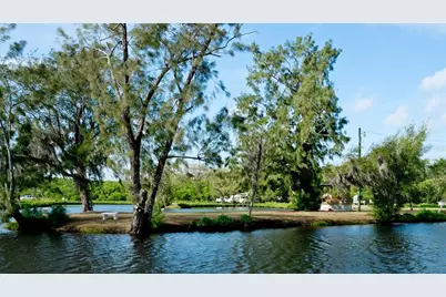 60 Braden Castle Drive, Bradenton, FL 34208 - Photo 22