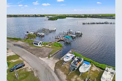60 Braden Castle Drive, Bradenton, FL 34208 - Photo 18