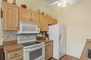 3701 39th St W, Bradenton, FL 34205 - Photo 10