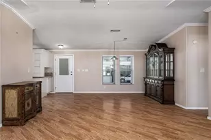 8410 Imperial Cir, Palmetto, FL 34221 - Photo 6