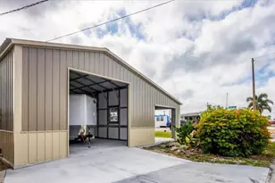 2209 Iowa Ave, Bradenton, FL 34207 - Photo 2