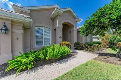 8122 Waterview Boulevard, Lakewood Ranch, FL 34202 - Photo 4