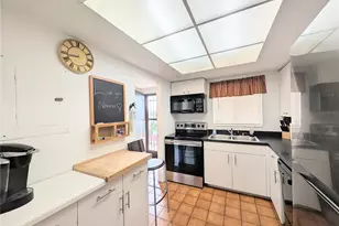 4137 Lake Bayshore Dr, Bradenton, FL 34205 - Photo 6