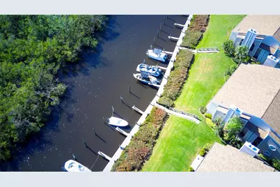 8706 54th Avenue W #18, Bradenton, FL 34210 - Photo 1