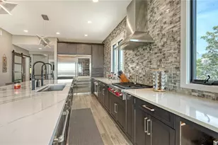 7418 Westmoreland Dr, Sarasota, FL 34243 - Photo 6