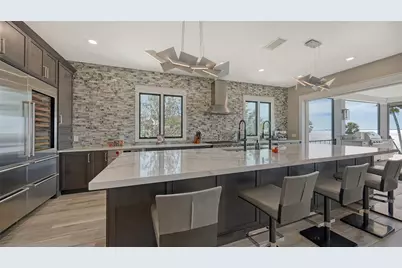 7418 Westmoreland Drive, Sarasota, FL 34243 - Photo 10