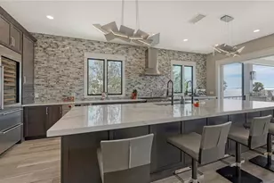 7418 Westmoreland Dr, Sarasota, FL 34243 - Photo 10