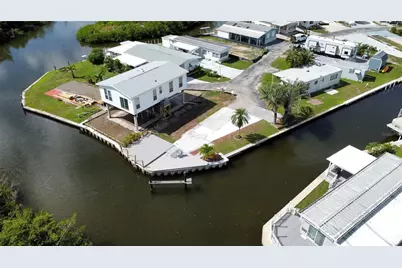 149 Bayou Drive, Venice, FL 34285 - Photo 8