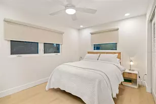 225 Little Pond Ln, Sarasota, FL 34242 - Photo 32