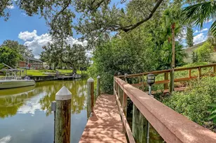 1887 Buccaneer Cir, Sarasota, FL 34231 - Photo 58