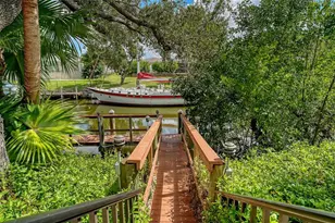 1887 Buccaneer Cir, Sarasota, FL 34231 - Photo 54