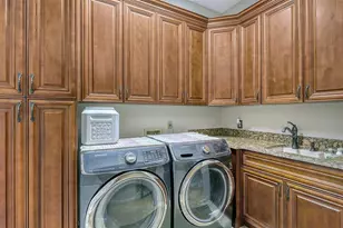 1887 Buccaneer Cir, Sarasota, FL 34231 - Photo 44