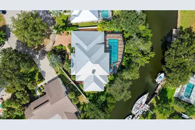 1887 Buccaneer Circle, Sarasota, FL 34231 - Photo 2