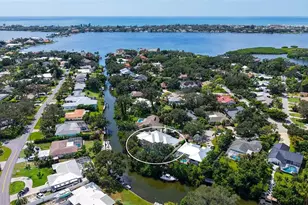 1887 Buccaneer Cir, Sarasota, FL 34231 - Photo 2