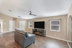 4032 11th St E, Bradenton, FL 34208 - Photo 8