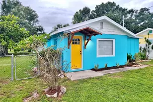 322 34th St W, Bradenton, FL 34205 - Photo 2