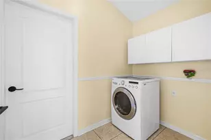 1212 Lake Shore Ranch Dr, Seffner, FL 33584 - Photo 24