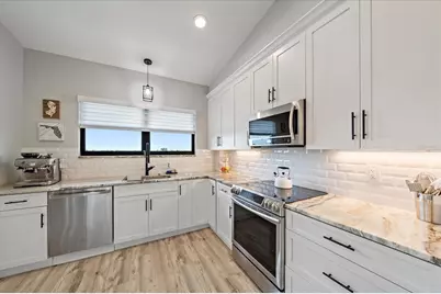 5400 Eagles Point Circle #405, Sarasota, FL 34231 - Photo 14