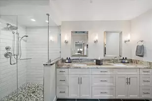 5400 Eagles Point Cir, Sarasota, FL 34231 - Photo 24