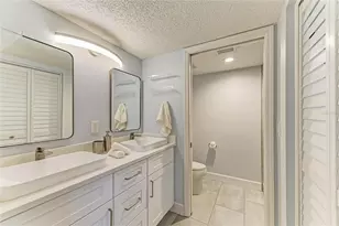 9320 Clubside Cir, Sarasota, FL 34238 - Photo 20